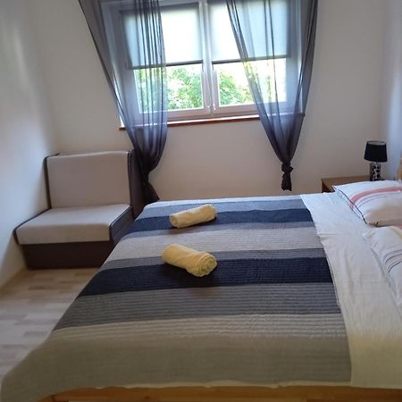 Apartman Filip Appartamento Smoljanac Esterno foto