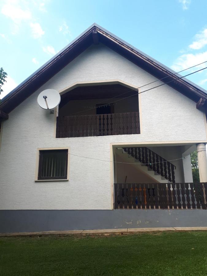 Apartman Filip Appartamento Smoljanac Esterno foto