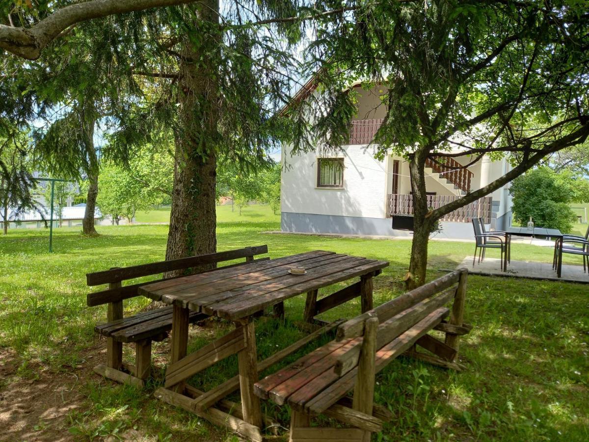 Apartman Filip Appartamento Smoljanac Esterno foto